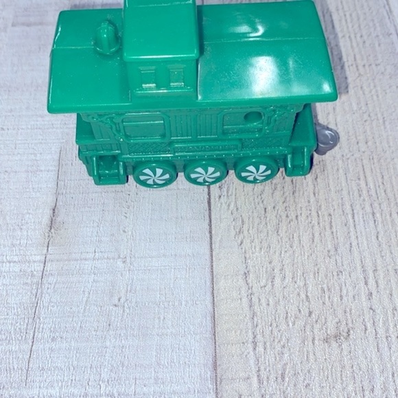 McDonald’s 2017 green caboose holiday express - Picture 2 of 8